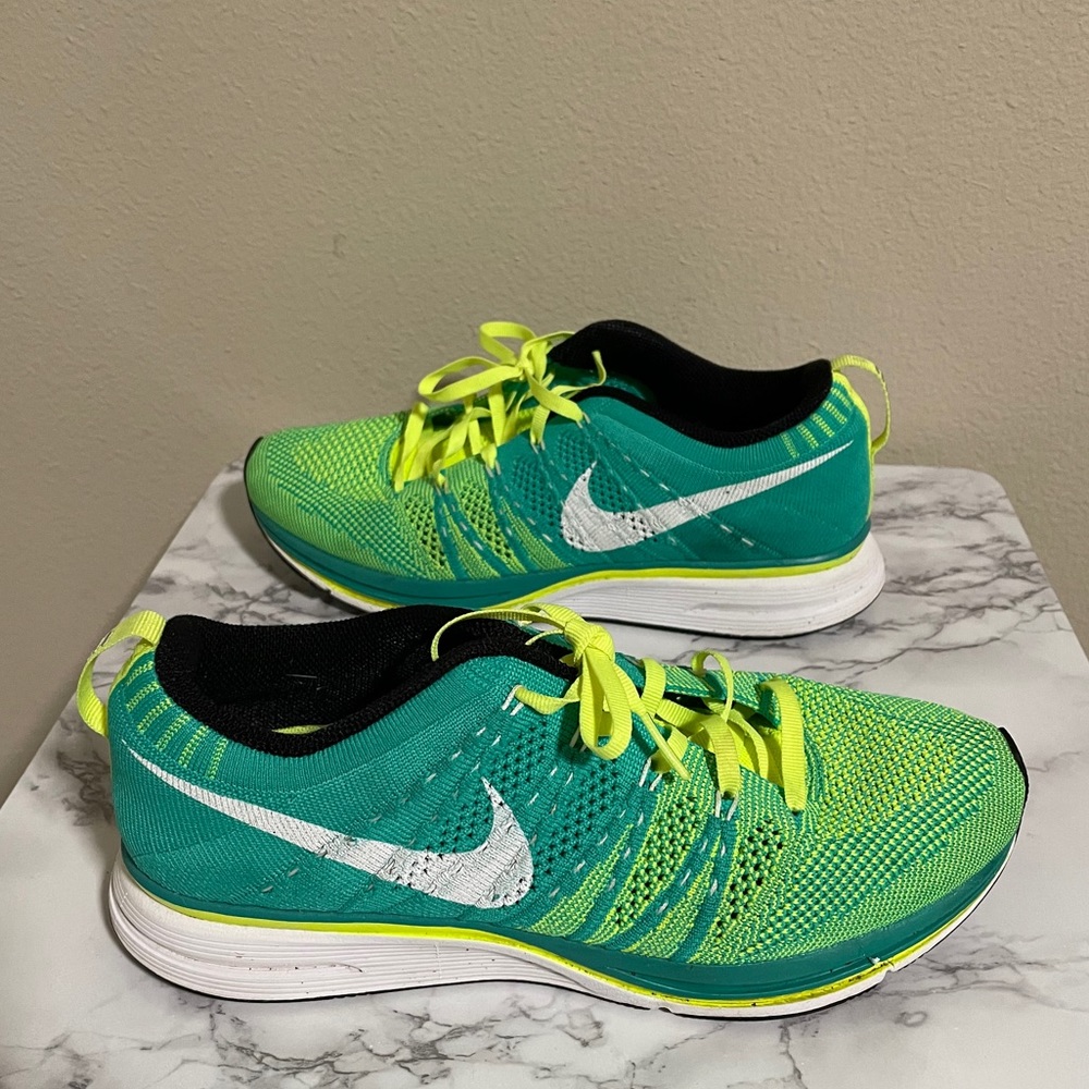Nike aqua & volt flyknit trainers